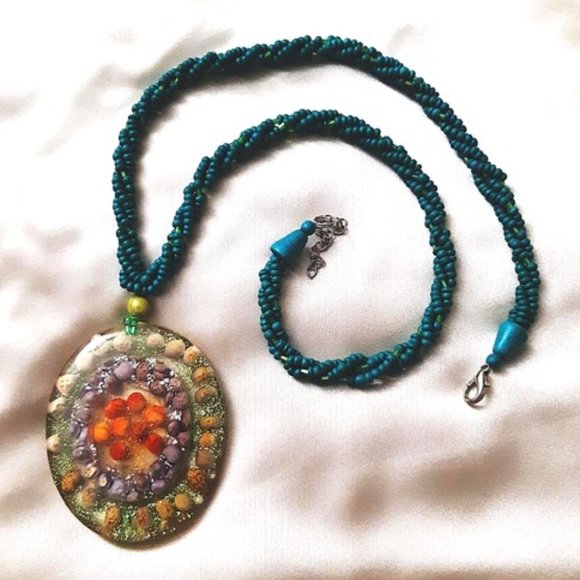 Resin Art Seashell Necklace Wooden Beads  28” - Picture 5 of 9